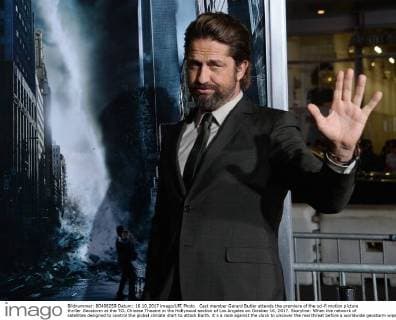 Cast member Gerard Butler attends the premiere of the sci-fi motion picture thriller Geostorm at the TCL Chinese Theatre in the Hollywood section of Los Angeles on October 16, 2017. Storyline: When the network of satellites designed to control the global climate start to attack Earth, it s a race against the clock to uncover the real threat before a worldwide geostorm wipes out everything and everyone.  LAP2017101610 JIMxRUYMEN