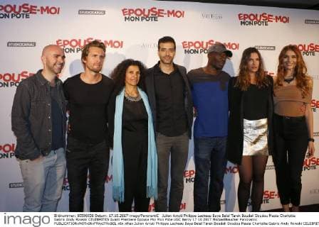 Julien Arruti Philippe Lacheau Baya Belal Tarek Boudali Doudou Masta Charlotte Gabris Andy Rowski CELEBRITES Avant Premiere Epouse Moi Mon Pote UGC Bercy 17 10 2017 MichaelBaucher Panoramic 