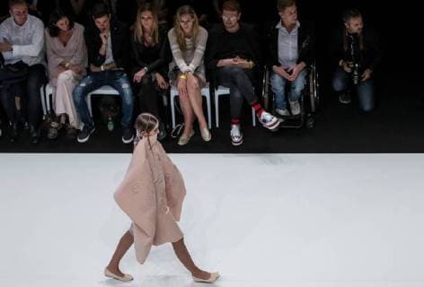 October 15, 2017 - Budapest, Hungary - Model displays a creation by award winner Hungarian designer Imola ToÂ³th during Mercedes-Benz Fashion Week Central Europe on Oct 15, 2017 at Museum of Applied Arts in Budapest, Hungary. Budapest Hungary  - ZUMAn230 20171015_zaa_n230_538 Copyright: xRobertxSzaniszlox