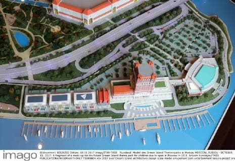 Russland: Modell des Dream Island Themenparks in Moskau MOSCOW, RUSSIA - OCTOBER 19, 2017: A fragment of a mock-up for the future Dream Island theme park for children due to open in Moscow in 2018. Artyom Korotayev TASS  TS0656D4