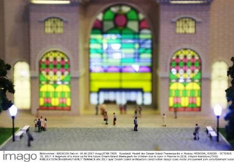 Russland: Modell des Dream Island Themenparks in Moskau MOSCOW, RUSSIA - OCTOBER 19, 2017: A fragment of a mock-up for the future Dream Island theme park for children due to open in Moscow in 2018. Artyom Korotayev TASS  TS0656C5