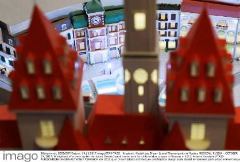 Russland: Modell des Dream Island Themenparks in Moskau MOSCOW, RUSSIA - OCTOBER 19, 2017: A fragment of a mock-up for the future Dream Island theme park for children due to open in Moscow in 2018. Artyom Korotayev TASS  TS0656CA