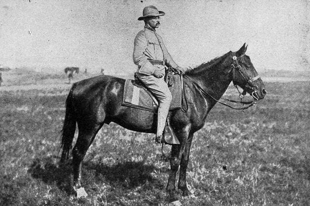 USWahl2024, die großen Präsidenten, Theodore Roosevelt Portrait of Colonel Theodore Roosevelt on a horse, in a field, 1898. 1023_05_65223final