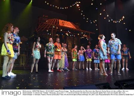 the Ensemble at the Premiere the Musicals Santa Mary with the largest Hits from Roland Kaiser in German Theatre Munich 19 10 2017 Foto:xP.xSchönbergerx xFuturexImage