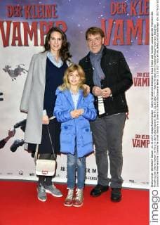 Katrin Wrobel with Husband Klaus Fricke and Daughter Louisa at the Premiere the Cinema the small Vampire in Cinema in the Kulturbrauerei Berlin 21 10 2017 Foto:xN.xKubelkax xFuturexImage