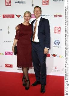 Katja Weitzenböck and Hergen at the award Ceremony Golden Picture the Woman at 21 10 2017 in Hamburg Golden Picture the Woman award Ceremony 2017 in Hamburg