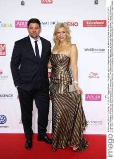Tim Mälzer and Eva Habermann at the award Ceremony Golden Picture the Woman at 21 10 2017 in Hamburg Golden Picture the Woman award Ceremony 2017 in Hamburg