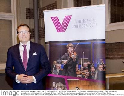 21-10-2017 Amsterdam Prince Constantijn during the lustrum concert of the Dutch violin concert at the Concertgebouw in Amsterdam. 5 winners of Dutch violinconcour, including Simone Lamsma, Rosanne Philippens and Daniel Rowland, performed at the concert.  Copyright: xPPE WERFx