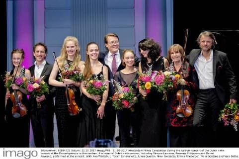21-10-2017 Amsterdam Prince Constantijn during the lustrum concert of the Dutch violin concert at the Concertgebouw in Amsterdam. 5 winners of Dutch violinconcour, including Simone Lamsma, Rosanne Philippens and Daniel Rowland, performed at the concert. With Noa Wildschut, Yoram Ish-Hurwitz, Julien Quentin, Nino Gvetadze, Emma Rhebergen, Vera Goetzee and Vera Beths.  Copyright: xPPE WERFx