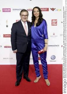 Jan Hofer with Girlfriend Phong Lan Truong at the 11 award Ceremony the Golden Picture the Woman 2017 in Cruise Center Werder stone Hamburg 21 10 2017 Foto:xH.xHartmannx xFuturexImage