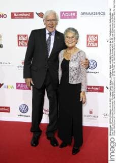Wolfgang Büser with Wife Annegret at the 11 award Ceremony the Golden Picture the Woman 2017 in Cruise Center Werder stone Hamburg 21 10 2017 Foto:xH.xHartmannx xFuturexImage