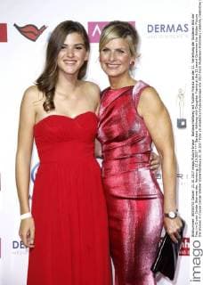 Barbara Hahlweg with Daughter Franka at the 11 award Ceremony the Golden Picture the Woman in Cruise Center Werder stone Hamburg 21 10 2017 Foto:xS.xGabschx xFuturexImage