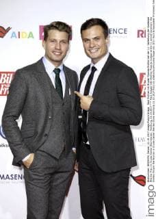 Raul Judges with Brother Ricardo Judges at the 11 award Ceremony the Golden Picture the Woman in Cruise Center Werder stone Hamburg 21 10 2017 Foto:xS.xGabschx xFuturexImage