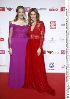 Mareile Höppner with Prize winner Anja at the 11 award Ceremony the Golden Picture the Woman in Cruise Center Werder stone Hamburg 21 10 2017 Foto:xS.xGabschx xFuturexImage