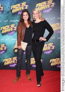 Karen Webb and Natascha Green at the Fack JU Göhte 3 Film Premiere at 22 10 2017 in Munich Fack JU Goehte 3 Film premiere in Munich 2017