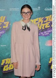 Lea van acken at the World premiere from Fack JU Göhte 3 Munich Germany 22 10 2017 Cinema World premiere Fack JU Göhte 3 xklx