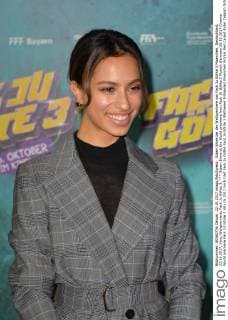 Gizem Emre at the World premiere from Fack JU Göhte 3 Munich Germany 22 10 2017 Cinema World premiere Fack JU Göhte 3 xklx