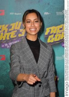 Gizem Emre at the World premiere from Fack JU Göhte 3 happiness kind cheerful radiant optimistic Munich Germany 22 10 2017 Cinema World premiere Fack JU Göhte 3 xklx