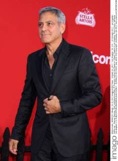 October 22, 2017 - Los Angeles, CA, U.S. - 22 October 2017 - Los Angeles, California - George Clooney. Ã¢â‚¬oeSuburbiconÃ¢â‚¬Â Premiere held at the Regency Village Theatre in Los Angeles. Photo Credit: AdMedia Los Angeles U.S. - ZUMAa123 20171022_zaa_a123_032 Copyright: xAdmediax