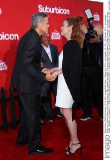 October 22, 2017 - Los Angeles, CA, U.S. - 22 October 2017 - Los Angeles, California - Julianne Moore and George Clooney. Ã¢â‚¬oeSuburbiconÃ¢â‚¬Â Premiere held at the Regency Village Theatre in Los Angeles. Photo Credit: AdMedia Los Angeles U.S. - ZUMAa123 20171022_zaa_a123_036 Copyright: xAdmediax