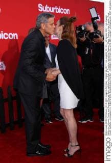October 22, 2017 - Los Angeles, CA, U.S. - 22 October 2017 - Los Angeles, California - Julianne Moore and George Clooney. Ã¢â‚¬oeSuburbiconÃ¢â‚¬Â Premiere held at the Regency Village Theatre in Los Angeles. Photo Credit: AdMedia Los Angeles U.S. - ZUMAa123 20171022_zaa_a123_040 Copyright: xAdmediax