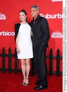October 22, 2017 - Los Angeles, CA, U.S. - 22 October 2017 - Los Angeles, California - Julianne Moore and George Clooney. Ã¢â‚¬oeSuburbiconÃ¢â‚¬Â Premiere held at the Regency Village Theatre in Los Angeles. Photo Credit: AdMedia Los Angeles U.S. - ZUMAa123 20171022_zaa_a123_042 Copyright: xAdmediax