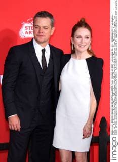 October 22, 2017 - Los Angeles, CA, U.S. - 22 October 2017 - Los Angeles, California - Matt Damon and Julianne Moore. Ã¢â‚¬oeSuburbiconÃ¢â‚¬Â Premiere held at the Regency Village Theatre in Los Angeles. Photo Credit: AdMedia Los Angeles U.S. - ZUMAa123 20171022_zaa_a123_074 Copyright: xAdmediax