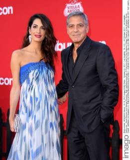October 22, 2017 - Los Angeles, CA, U.S. - 22 October 2017 - Los Angeles, California - Amal Clooney and George Clooney. Ã¢â‚¬oeSuburbiconÃ¢â‚¬Â Premiere held at the Regency Village Theatre in Los Angeles. Photo Credit: AdMedia Los Angeles U.S. - ZUMAa123 20171022_zaa_a123_088 Copyright: xAdmediax