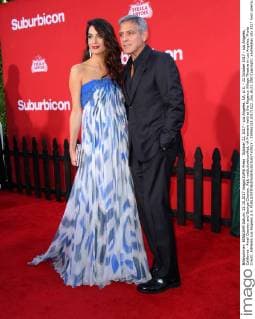 October 22, 2017 - Los Angeles, CA, U.S. - 22 October 2017 - Los Angeles, California - Amal Clooney and George Clooney. Ã¢â‚¬oeSuburbiconÃ¢â‚¬Â Premiere held at the Regency Village Theatre in Los Angeles. Photo Credit: AdMedia Los Angeles U.S. - ZUMAa123 20171022_zaa_a123_090 Copyright: xAdmediax