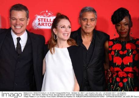October 22, 2017 - Los Angeles, CA, U.S. - 22 October 2017 - Los Angeles, California - Matt Damon, Julianne Moore, George Clooney and Karimah Westbrook. Ã¢â‚¬oeSuburbiconÃ¢â‚¬Â Premiere held at the Regency Village Theatre in Los Angeles. Photo Credit: AdMedia Los Angeles U.S. - ZUMAa123 20171022_zaa_a123_334 Copyright: xAdmediax