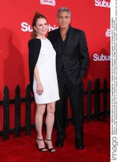 Premiere du film Suburbicon a Los Angeles. 22 October 2017 - Los Angeles, California - Julianne Moore and George Clooney. Suburbicon Premiere held at the Regency Village Theatre in Los Angeles. Photo Credit: AdMedia 221694 AdMedia Starface 2017-10-22 CA Los Angeles Etats-Unis  Copyright: xAdMediax STAR_221694_052