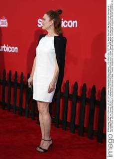 LOS ANGELES - OCT 22: Julianne Moore at the Suburbicon Premiere at the Village Theater on October 22, 2017 in Westwood, CA  Copyright: xKathyxHutchinsx xIPAx xHutchinsxPhotox