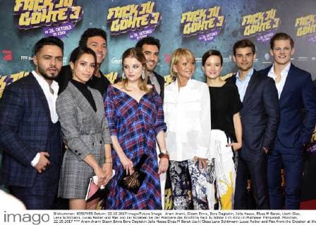 Aram Arami Gizem Emre Bora Dagtekin Jella Haase Elyas M Barek Uschi Glass Lena Schömann Lucas Reiber and Max from the Groeben at the Premiere the Cinema Fack JU Göhte 3 in Cinema in Mathäser Filmpalast Munich 22 10 2017 Foto:xP.xSchönbergerx xFuturexImage