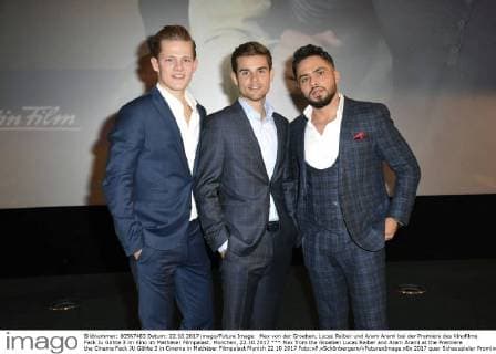 Max from the Groeben Lucas Reiber and Aram Arami at the Premiere the Cinema Fack JU Göhte 3 in Cinema in Mathäser Filmpalast Munich 22 10 2017 Foto:xP.xSchönbergerx xFuturexImage