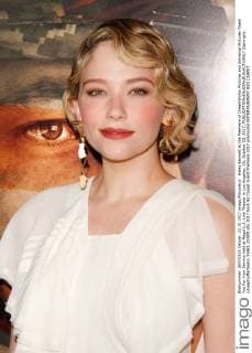 Haley Bennett at the Premiere of DreamWorks Pictures and Universal Pictures Thank You For Your Service held at Regal L.A. Live Theater in Los Angeles, CA, October 23, 2017.  Copyright: xJosephxMartinezx 33463_028JM