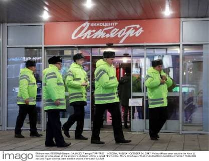 MOSCOW, RUSSIA - OCTOBER 24, 2017: Police officers seen outside the Karo 11 Oktyabr cinema ahead of the premiere of Alexei Uchitel s latest film Matilda. Mikhail Pochuyev TASS  TS0665BB