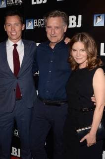 LOS ANGELES CA OCTOBER 24 Jeffrey Donovan Bill Pullman and Jennifer Jason Leigh at the premiere of Electric Entertainment s LBJ at the Arclight Theatre on October 24 2017 in Los Angeles California Copyright: xDavidxEdwardsx