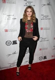SANTA MONICA CA OCTOBER 24 Willow Shields at Premiere Of The Journey Is The Destination At The Laemmle Monica Film Center in Santa Monica California on October 24 2017 Copyright: xFayexSadoux