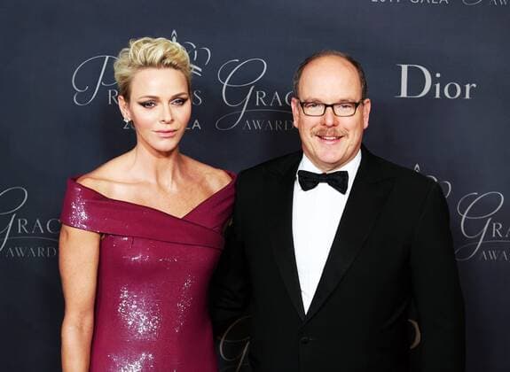Themen der Woche Bilder des Tages October 25, 2017 - Los Angeles, California, U.S - Oct 25, 2017 - Los Angeles, California, U.S. - His Serene Highness Prince Albert II of Monaco and her Serene Highness Princess Charlene of Monaco attend 2017 Princess Grace Awards Gala. Los Angeles U.S. - ZUMAk136 20171025_zap_k136_004 Copyright: xKatrinaxKochnevax