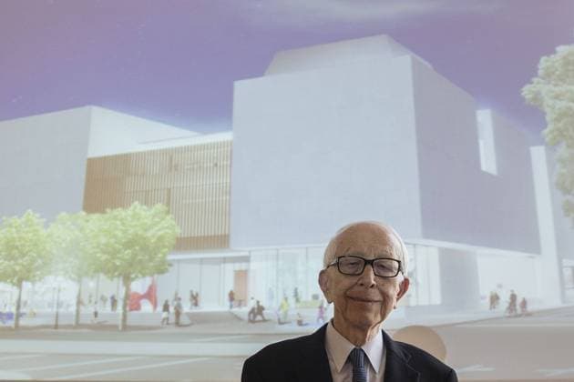 Architektur von Fumihiko Maki Öffentliche Sitzung des Gestaltungsbeirates mit Vorstellung der Planung für das neue Museum Reinhard Ernst und anschließendes Pressegespräch, Rathaus, Wiesbaden, Bild x von 17 Wiesbaden, (für LOK), 13.09.2017 Öffentliche Sitzung des Gestaltungsbeirates mit Vorstellung der Planung für das neue Museum Reinhard Ernst und anschließendes Pressegespräch, Rathaus, Wiesbaden, im Bild: Öffentliche Sitzung des Gestaltungsbeirates, Fumihiko Maki (Architekt) stellt seinen Entwurf zum neuen Museum Reinhard Ernst vor, *** public Meeting the with presentation the Planning for the New Museum Reinhard Ernst and then Press interview City Hall Wiesbaden Picture X from 17 Wiesbaden for Lok 13 09 2017 public Meeting the with presentation the Planning for the New Museum Reinhard Ernst and then Press interview City Hall Wiesbaden in Picture public Me