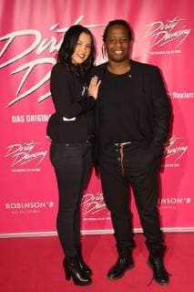 Mola Adebisi , with Girlfriend Jo Anne , at 26 10 2017 in Cologne to German premiere the Musical Dirty Dancing