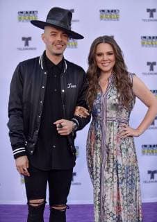 Mexican pop duo Jesse & Joy arrive for the Latin American Music Awards 2017 at Hollywood s Dolby Theatre in Los Angeles on October 26, 2017.  LAP20171026818 CHRISTINExCHEW
