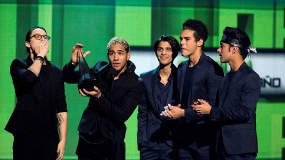 Members of CNCO accept the award for Album of the year during the 2017 Latin American Music Awards at Dolby Theatre on October 26, 2017 in Hollywood, California, USA. 2017 Latin American Music Awards !ACHTUNG: NUR REDAKTIONELLE NUTZUNG!  Copyright: xARMANDOxARORIZOx GRAF835 20171027-636446915231486299
