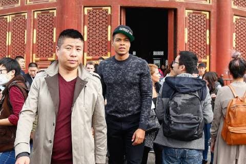 American stage actor Ray Fisher, center, visits the Temple of Heaven in heavy smog in Beijing, China, 27 October 2017. Gal Gadot leads co-stars of movie Justice League to visit Temple of Heaven in heavy smog in Beijing  pbu701405_26