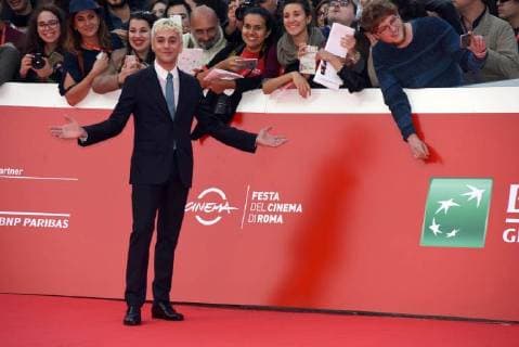 Foto IPP Gioia Botteghi Roma 27 10 2017 Festa del cinema di Roma red carpet nella foto Xavier Dolan - attore regista e sceneggiatore - con i fan Italy Photo Press - World Copyright  0