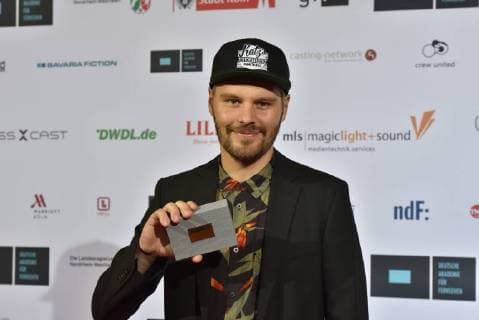 Tobias Neth received Prize for Stunt in Alarm for Cobra 11 – Impact at 28 10 2017 in Cologne at the award Ceremony from Awards to Television professionals all Trades through the German Academy for Television daff to 5 times will here outstanding Benefits at the Production German Television programmes appreciated