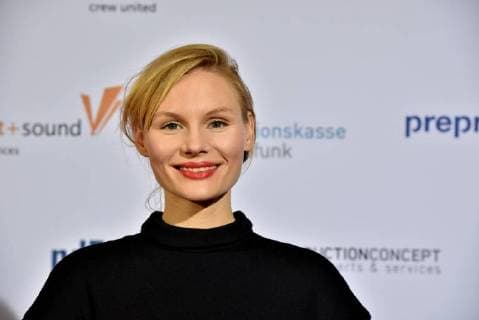 the Actress Rosalie Thomass received Prize for a Woman at 28 10 2017 in Cologne at the award Ceremony from Awards to Television professionals all Trades through the German Academy for Television daff to 5 times will here outstanding Benefits at the Production German Television programmes appreciated