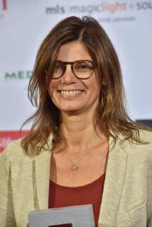 Iris Baumüller received the Prize Casting for 4 Blocks at 28 10 2017 in Cologne at the award Ceremony from Awards to Television professionals all Trades through the German Academy for Television daff to 5 times will here outstanding Benefits at the Production German Television programmes appreciated