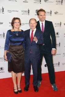 Hamburg Britta Ernst and Olaf Scholz with Florian press of BVMI Echo Classical 2017 award Ceremony in the Elbphilharmonie in Hamburg at 29 10 2017