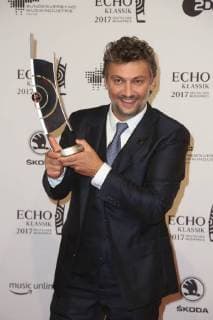 Hamburg Jonas Kaufmann with the Echo in the Hand Echo Classical 2017 award Ceremony in the Elbphilharmonie in Hamburg at 29 10 2017